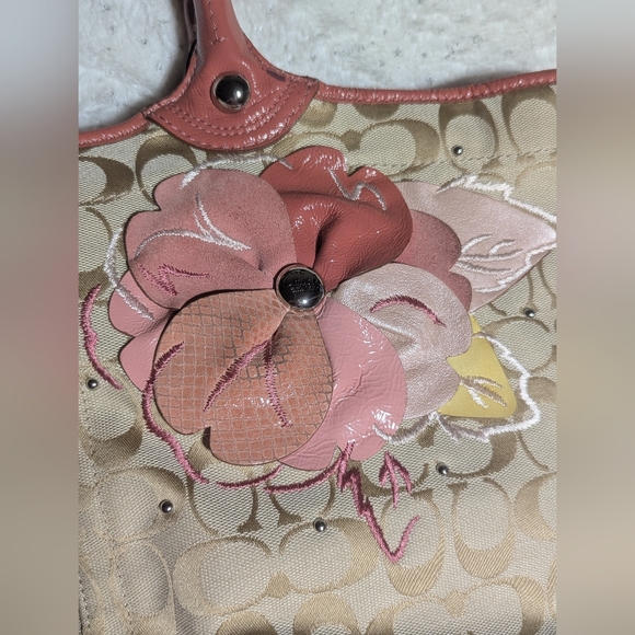 Coach Signature Floral Applique Tote Tan Pink Canvas Leather Bag - Picture 3 of 15